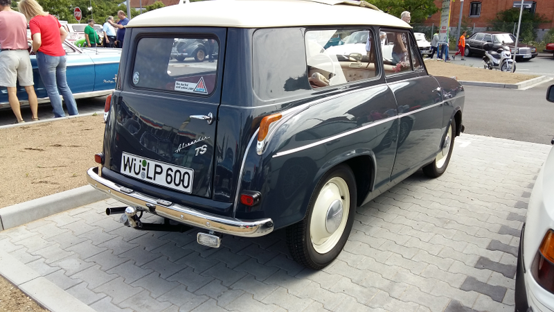 Illustration for article titled Another oldtimer meet photodumpÂ